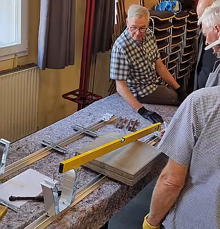 aus dem Workshop: der Winkel der Module muss eingestellt werden